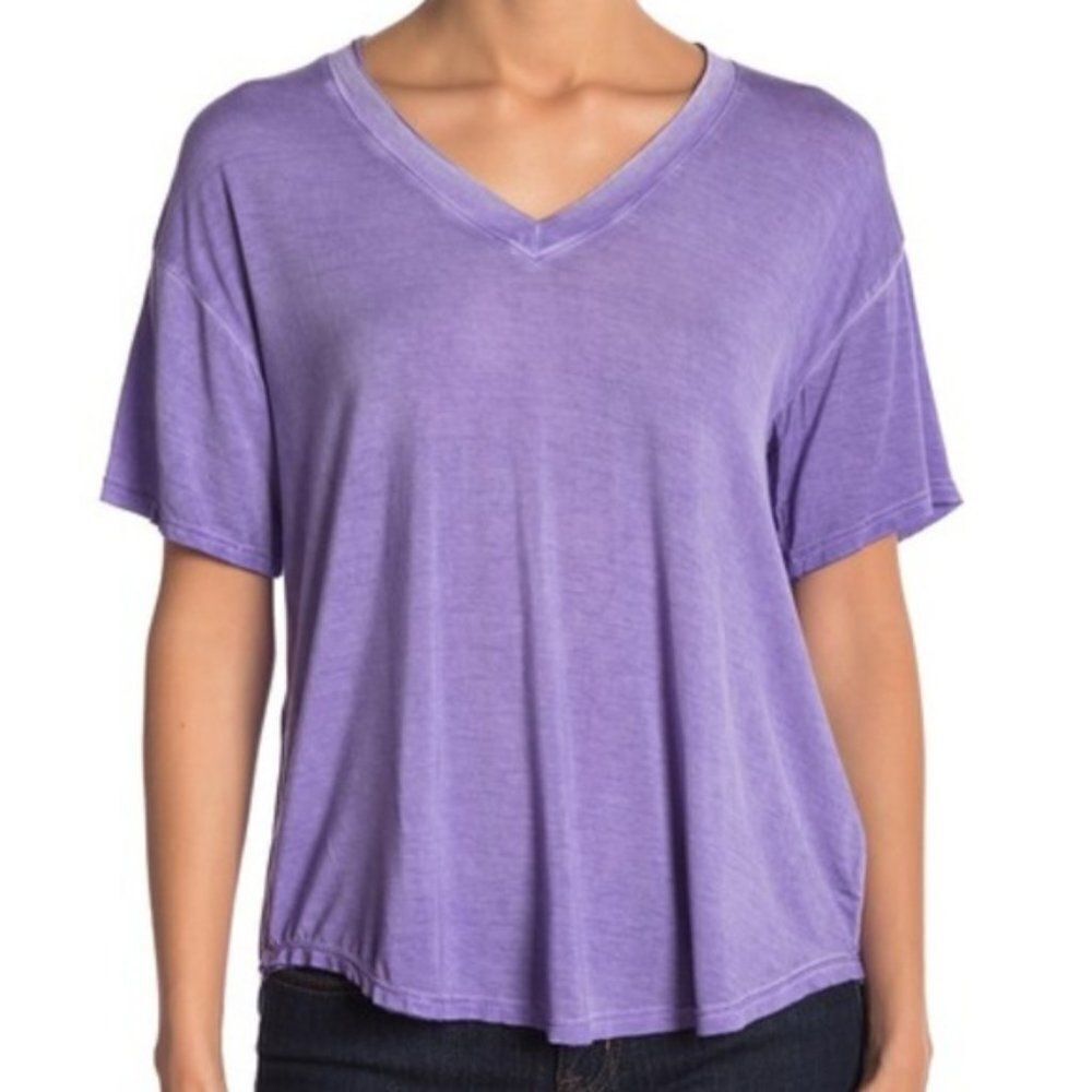 Abound Washed V-Neck Hi-Lo short sleeve purple Tee